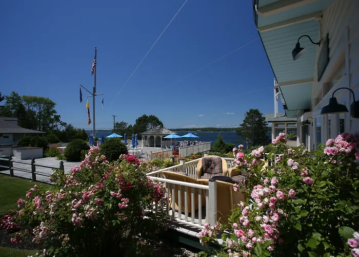 Spruce Point Inn Resort And Spa