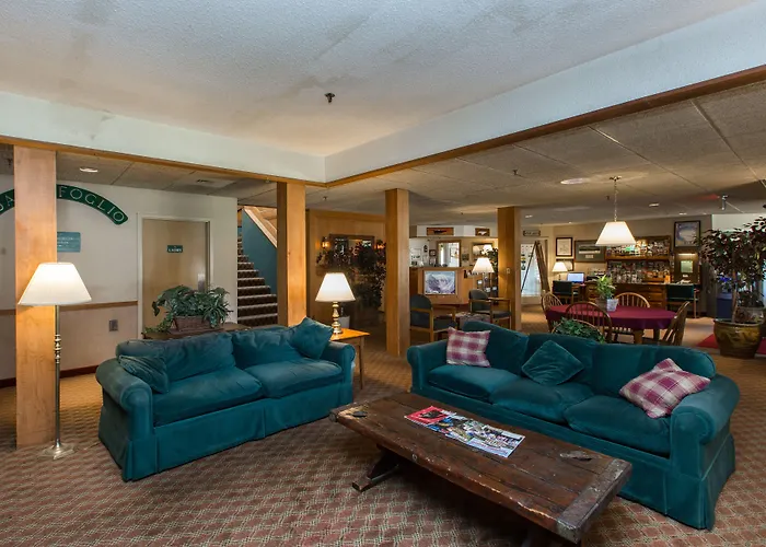 Commodores Inn