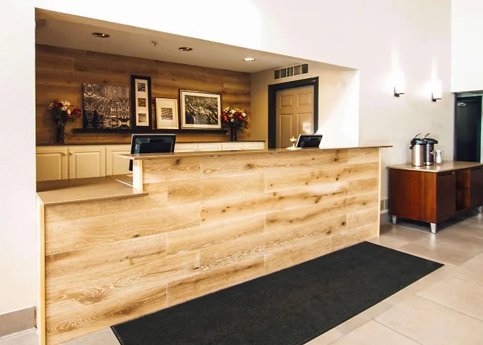 Country Inn & Suites By Radisson, Stockton, Il