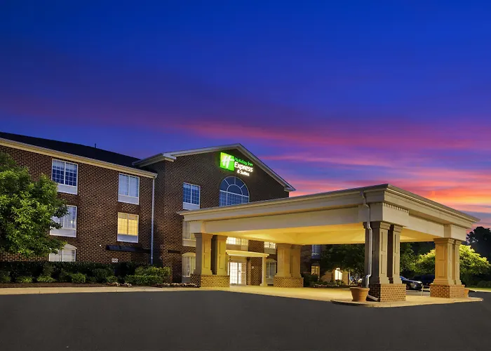 Holiday Inn Express Hotel & Suites Warrenton By Ihg