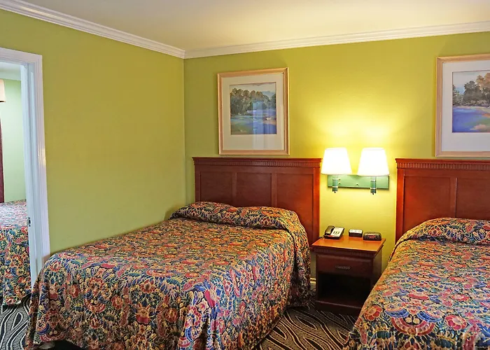 Redondo Inn And Suites