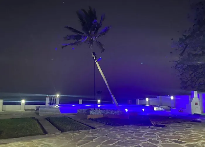 Shelly Bay Resort