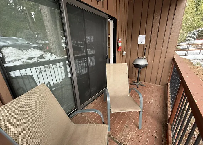 Yosemite West Retreat B105