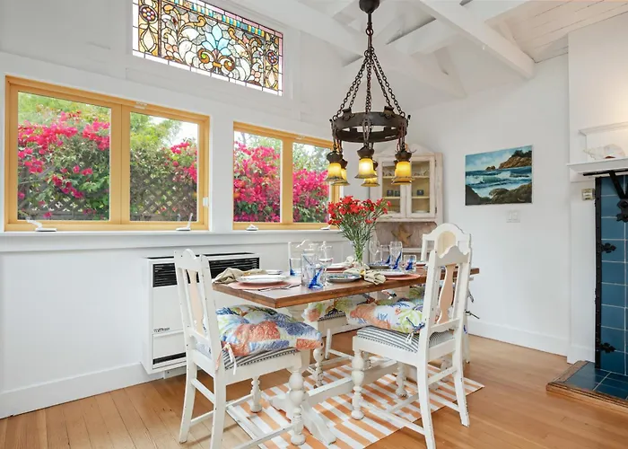 Seaside Cottage By Paradise Retreats