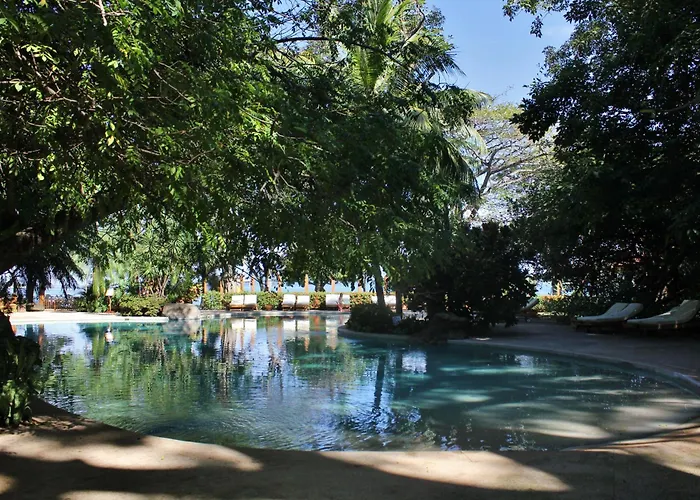 Capitan Suizo Beachfront Boutique Hotel