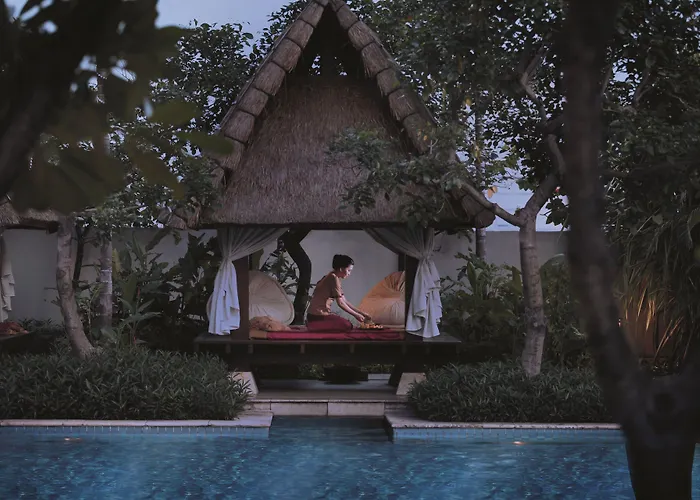 The Ritz-Carlton Jakarta, Mega Kuningan