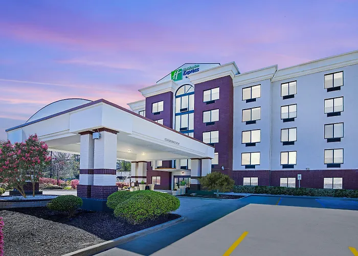 Holiday Inn Express Hotel & Suites Birmingham - Inverness 280 By Ihg