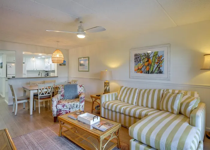 St Augustine Condo W/ Pool Near Flagler College