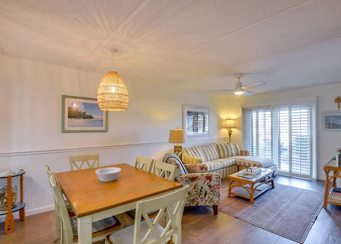 St Augustine Condo W/ Pool Near Flagler College