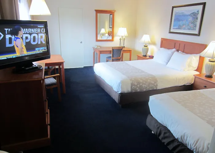 Newport Channel Inn