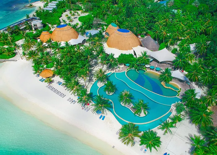 Holiday Inn Resort Kandooma Maldives: Kids Stay, Eat & Dive Free