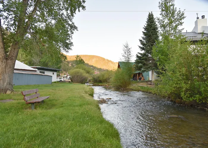 Alpine Lodge Red River