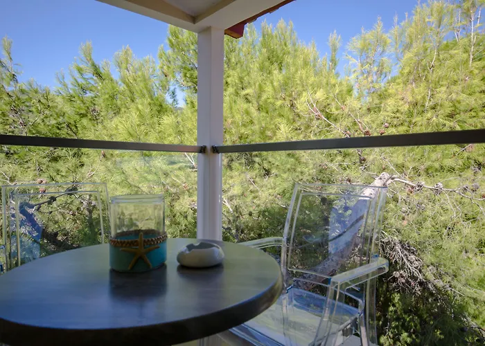 Koukounaria Hotel & Suites
