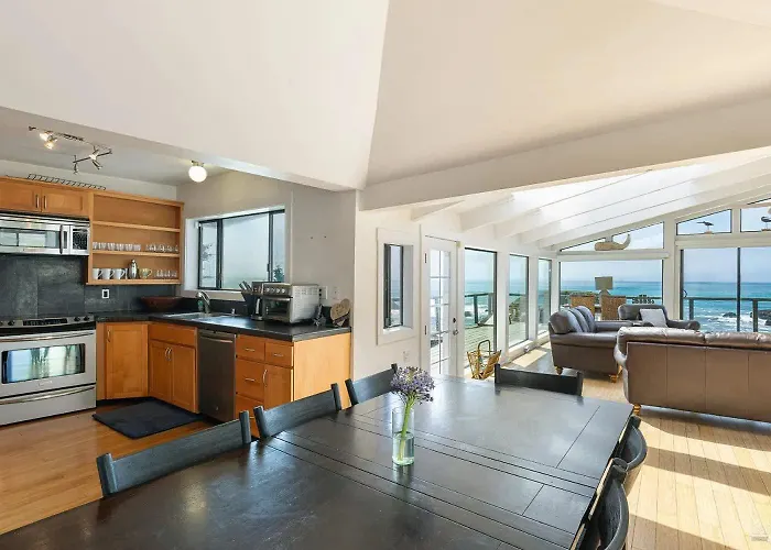 Seaside Elegance Oceanfront Escape With 3 Suites