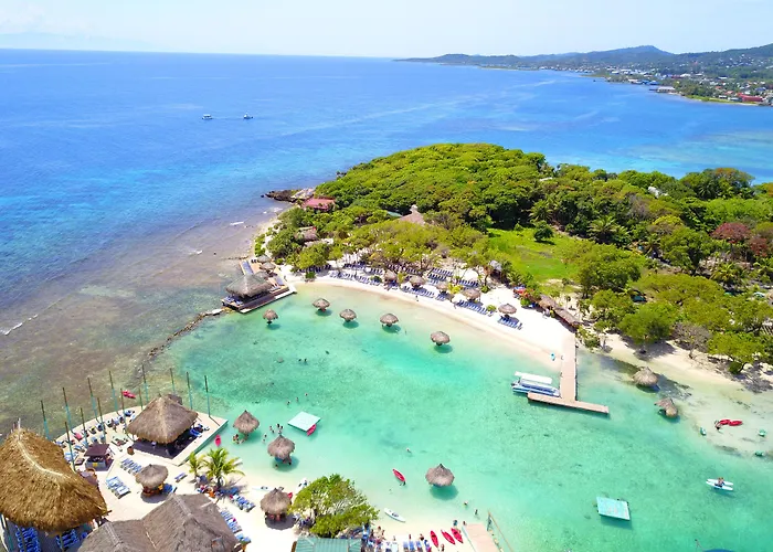 Clarion Suites Roatan At Pineapple Villas