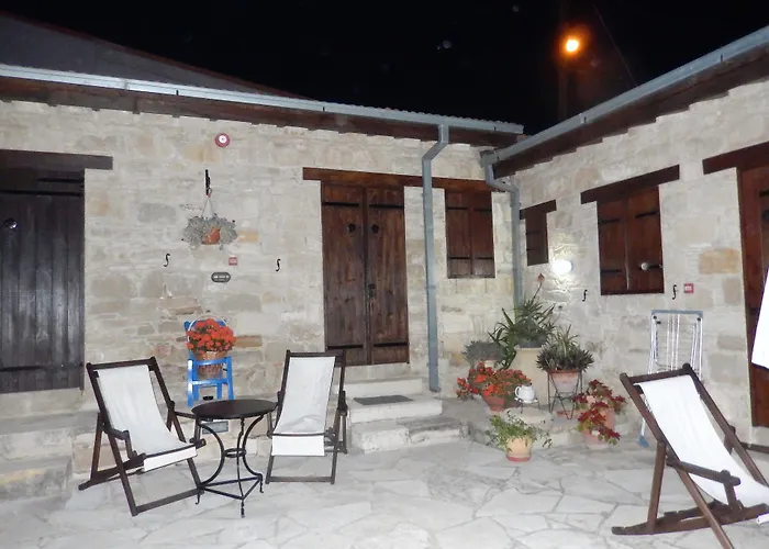Niki'S House