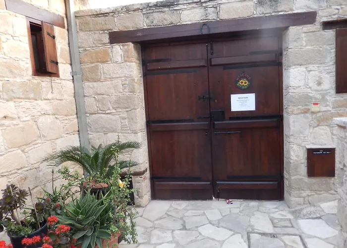 Niki'S House