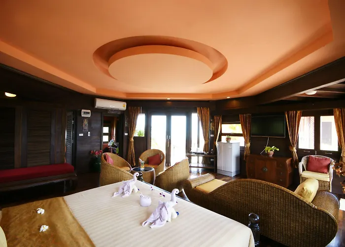 Sea Breeze Resort - Sha Plus