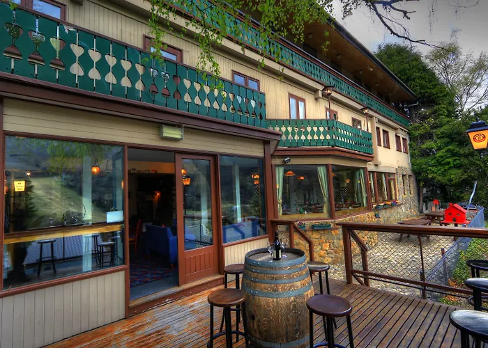 Candlelight Lodge