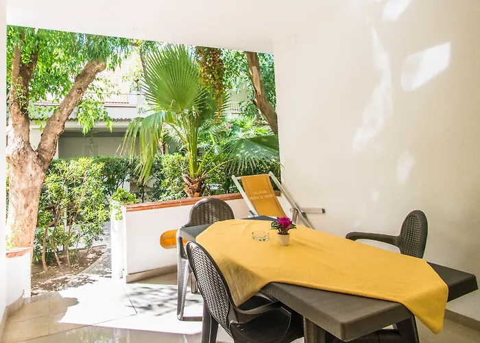 Resort Rocca Di Vadaro - Seafront Suites, Rooms & Apartments