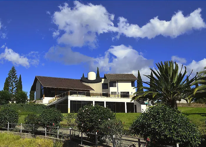Quito Airport Suites Hotel