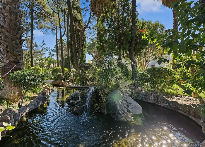 Four Seasons Country Club