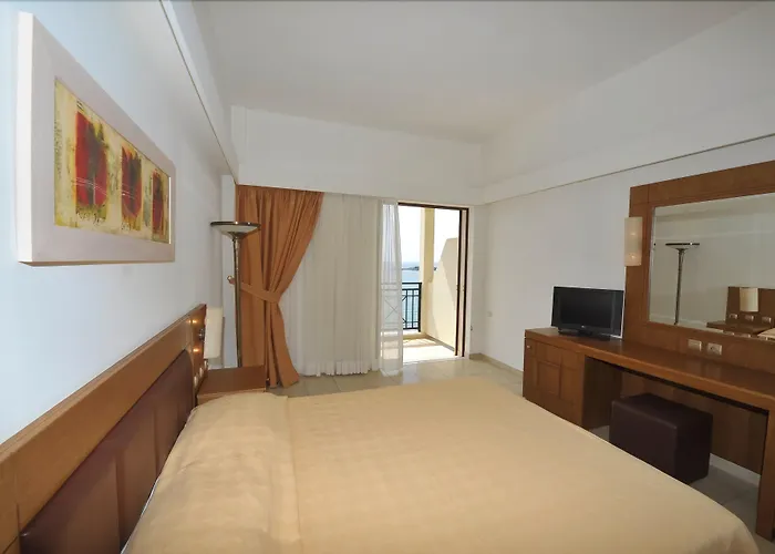 Pheia, Vriniotis Resorts