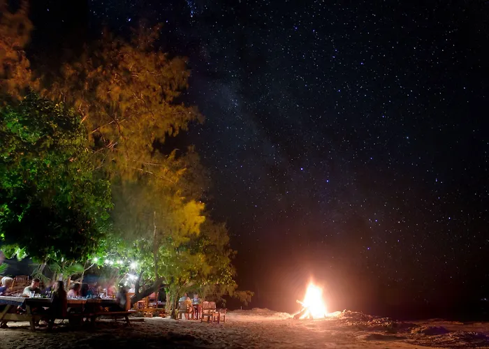 Barefoot Manta Island Resort