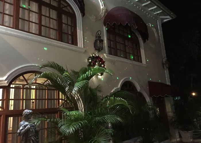 Rayon Hotel