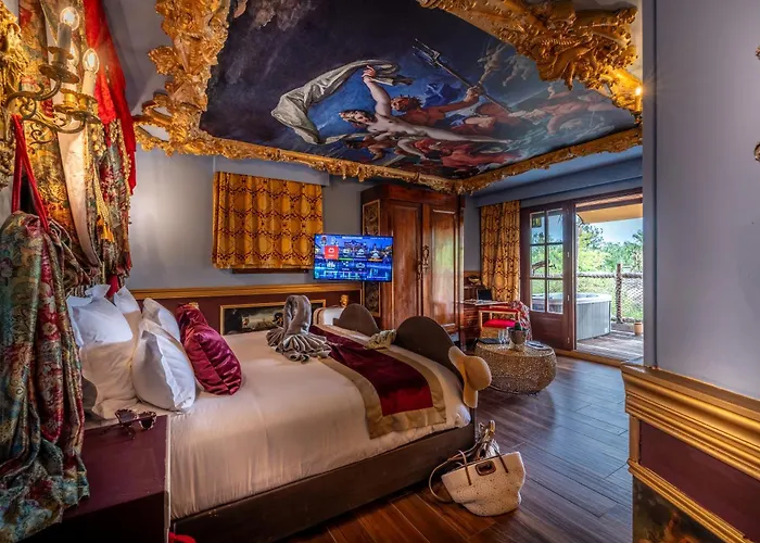 Hotel Pirates World