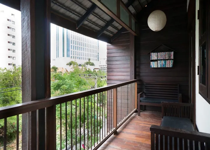 Kampaeng Ngam Hotel - Steps To Night Bazaar & Old City