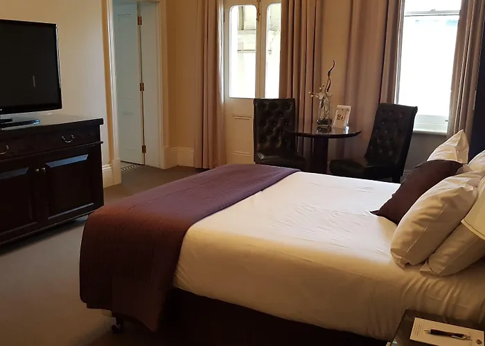 Largs Pier Hotel