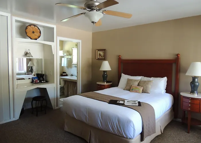 Indian Creek Lodge