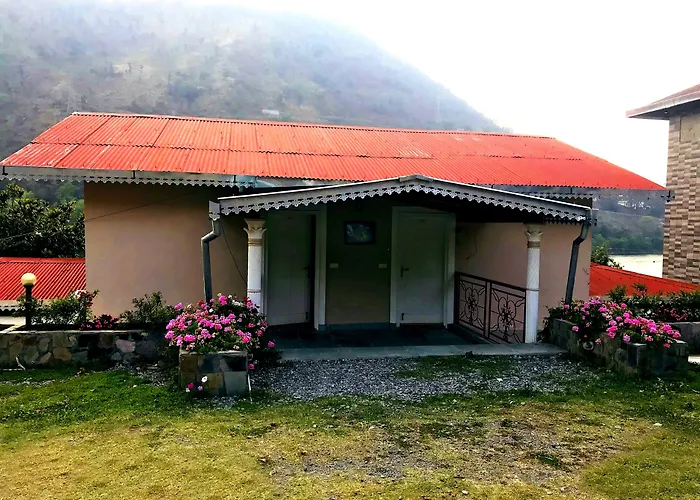 Neelesh Inn - Luxury Lake View Resort With Swimming Pool On Bhimtal Lake