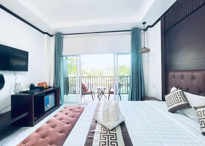 Intimate Riverside Resort Vang Vieng