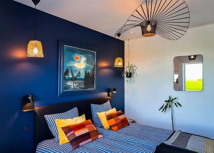 Seaside Retreat & Hotel