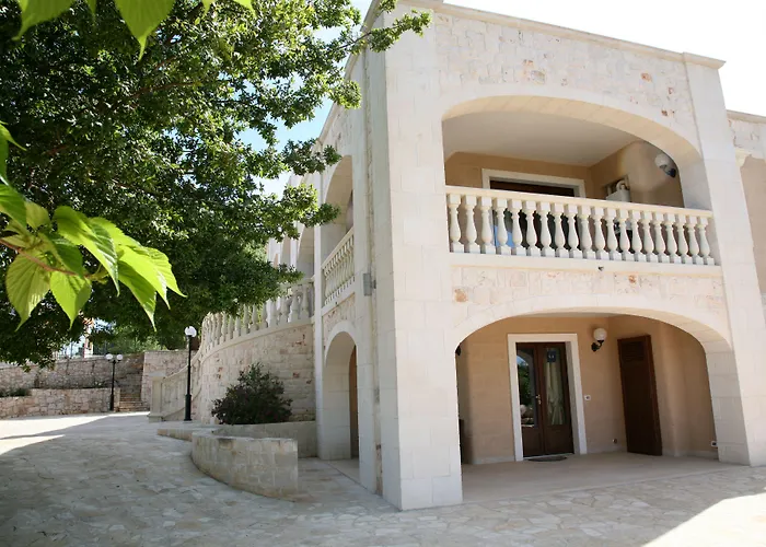 Holiday Gli Archi