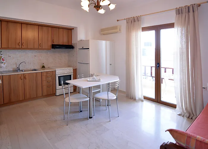 Simon Studios And Apartments