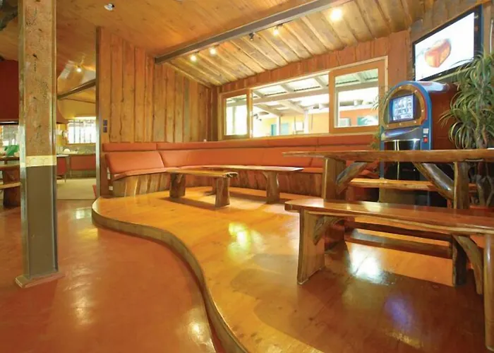 Dougies Backpackers Resort
