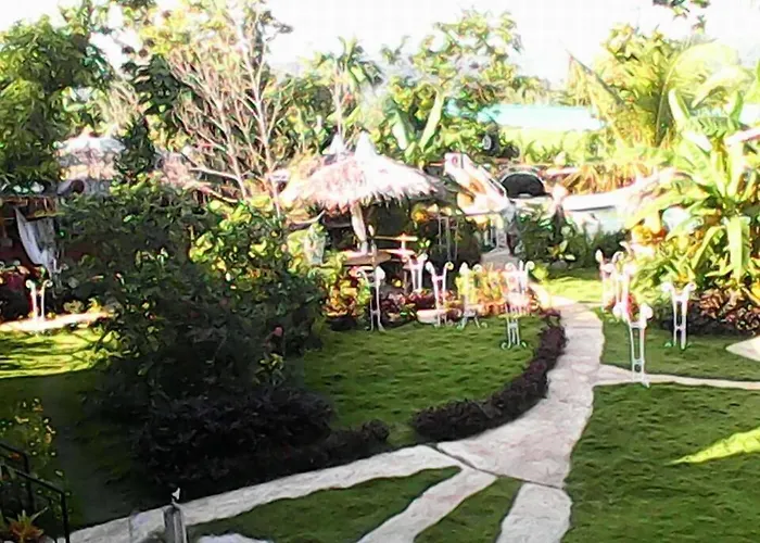 Relaxing Garden Resort