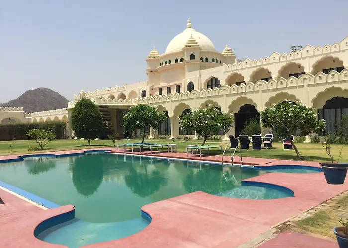 Gulaab Niwaas Palace