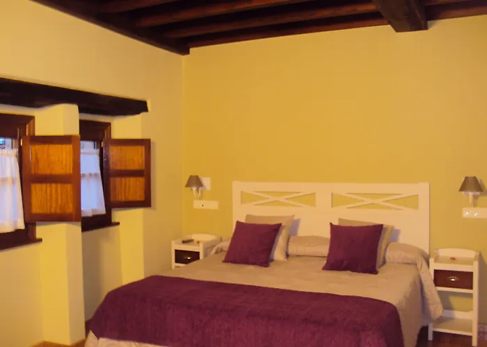 Hotel y Apartamentos El Camín