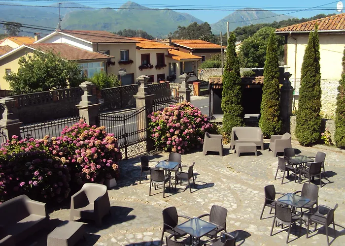 Hotel y Apartamentos El Camín