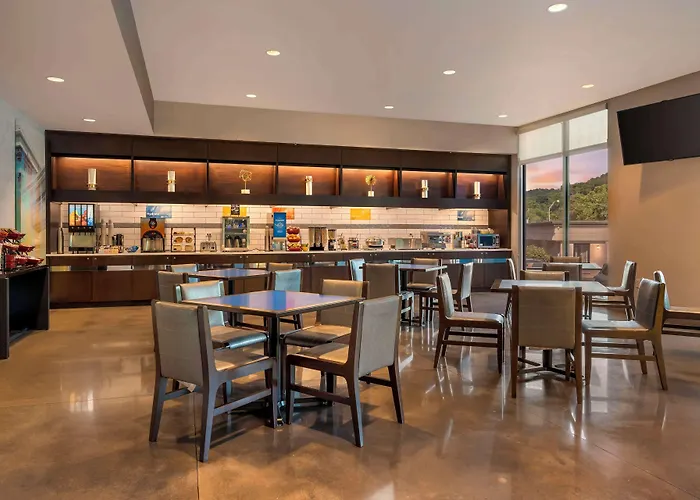 Glo Hotel Asheville-Blue Ridge Parkway