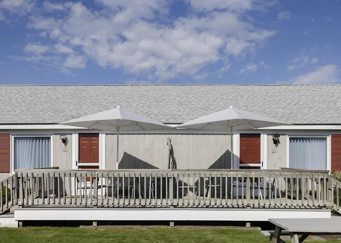 Red Jacket Beach Resort