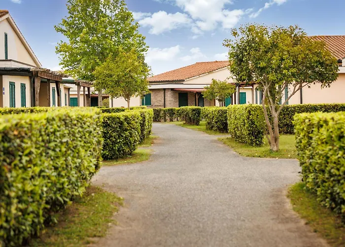 Villaggio Turistico La Cecinella