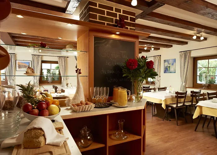 Landhotel Haringerhof mit Saunawelt und Naturbadeteich