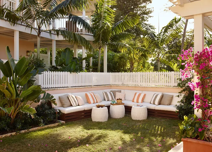 Eleven Bahama House
