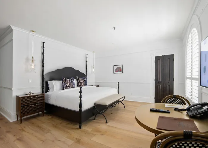 Fairmount Hotel