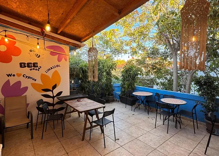 Bee Hostel